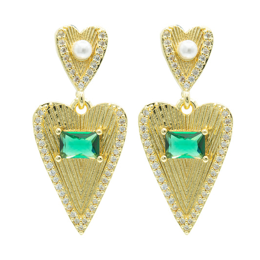 Aretes de chapa de oro texturizados con perla blanca y piedra verde
