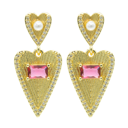 Aretes de chapa de oro texturizados con perla blanca y piedra rosa